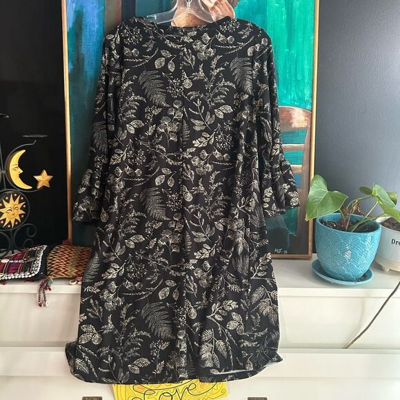 2 Dye 4 Chic Long Sleeve Black and Gold Floral Dress - Picture 6 of 16